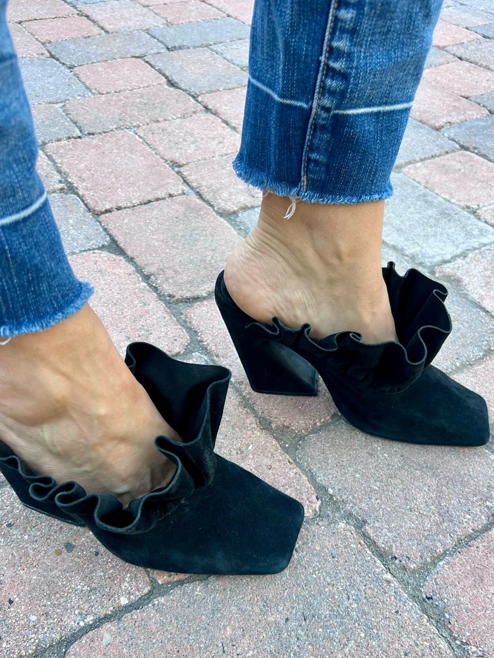 Jeffrey Campbell Witchy Astura Black Suede Ruffle Mules Size 8.5